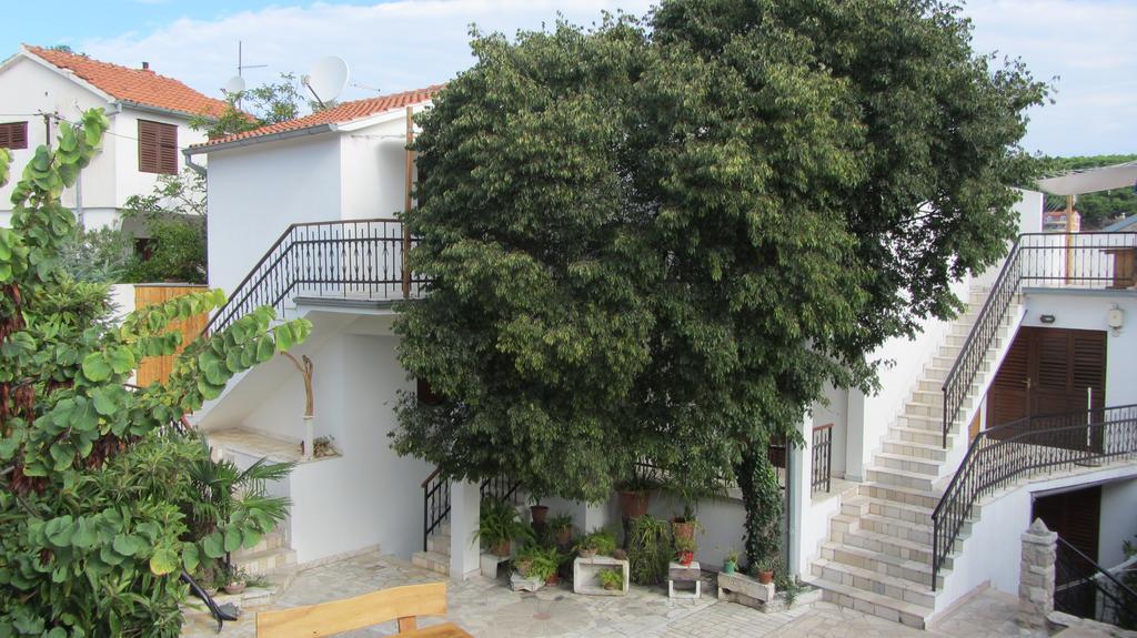 Dvor Maraca Bell Tower Apartments Tisno Exteriér fotografie
