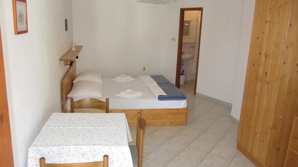 Dvor Maraca Bell Tower Apartments Tisno Pokoj fotografie